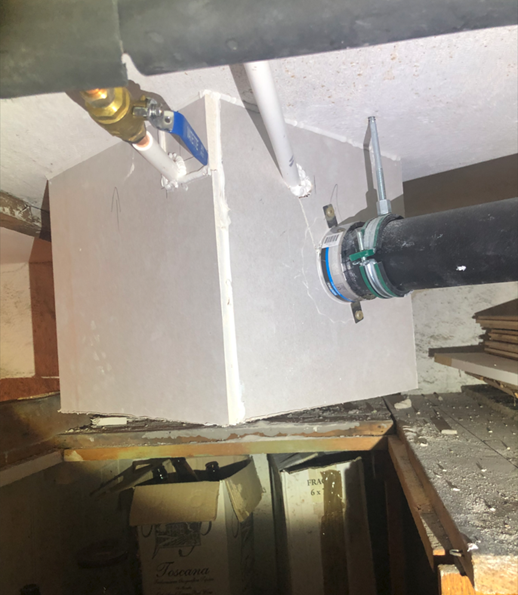 Bild på låda av gipsskivor.